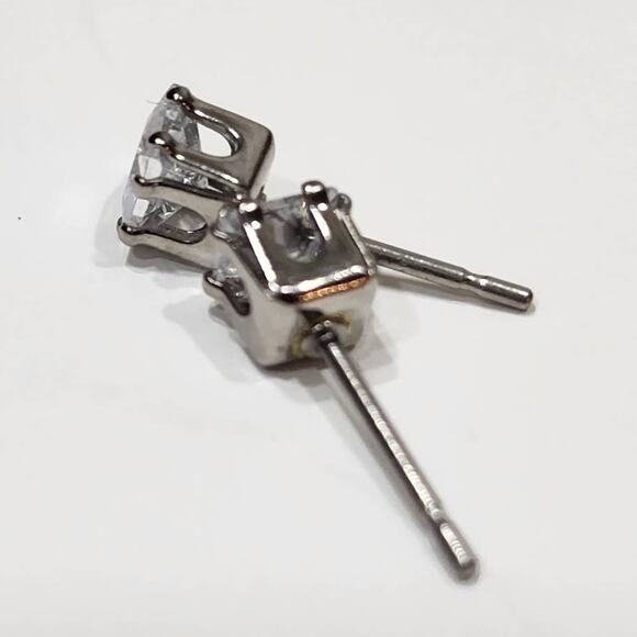 Brilliant Princess Cut 1 CTW Cubic Zirconia Stud Earrings - Picture 8 of 11